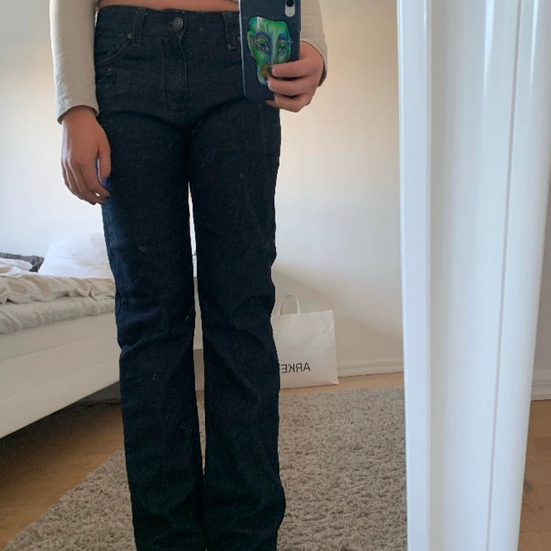 Lågmidjade mörkblå raka jeans