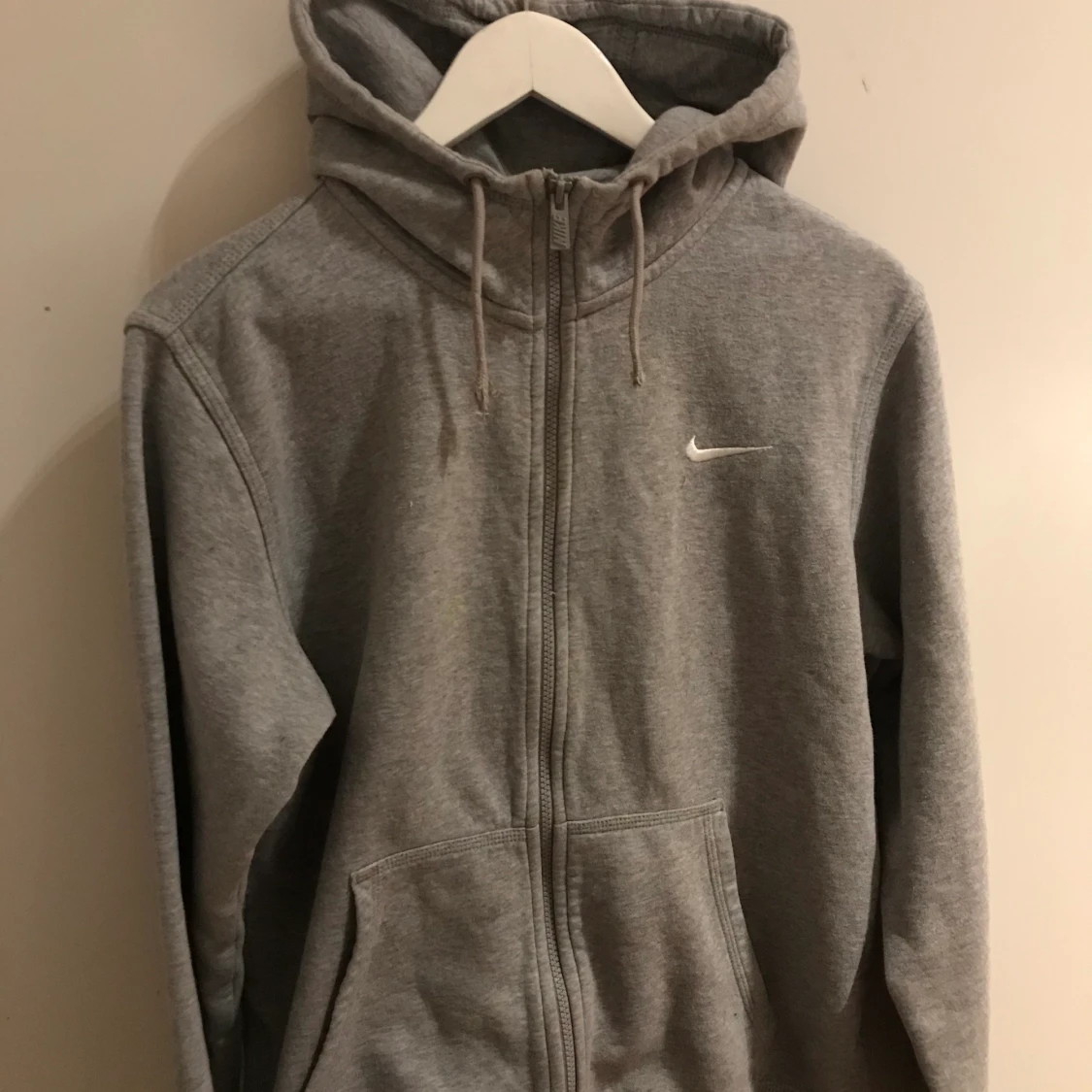 Grå Nike zip hoodie