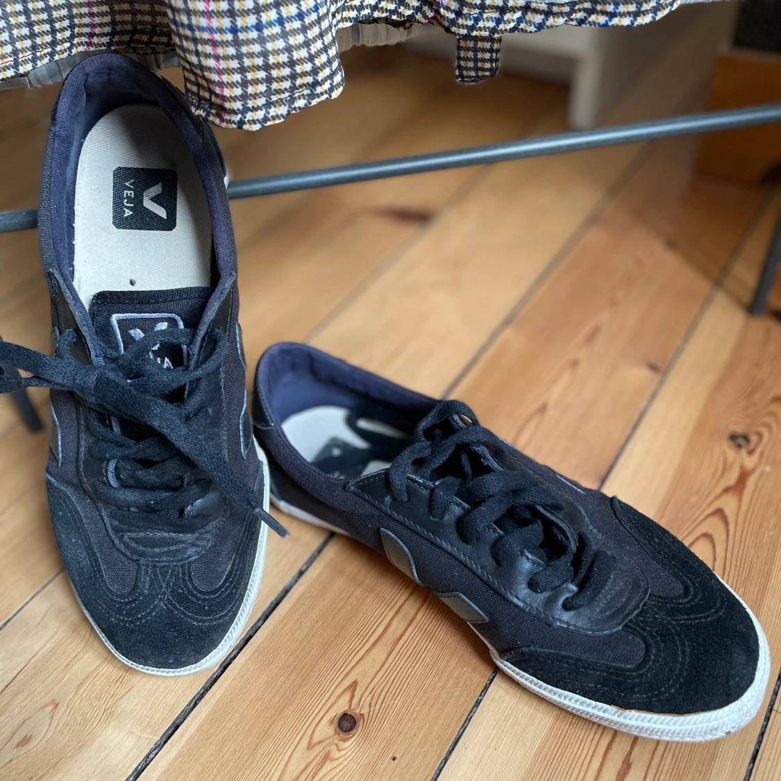 Veganska veja sneakers - 90