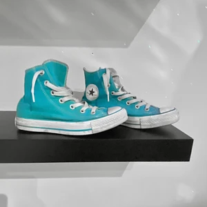 Converse - Turkås blåa converse i storlek 36.5/ 37 🧊🧩💿