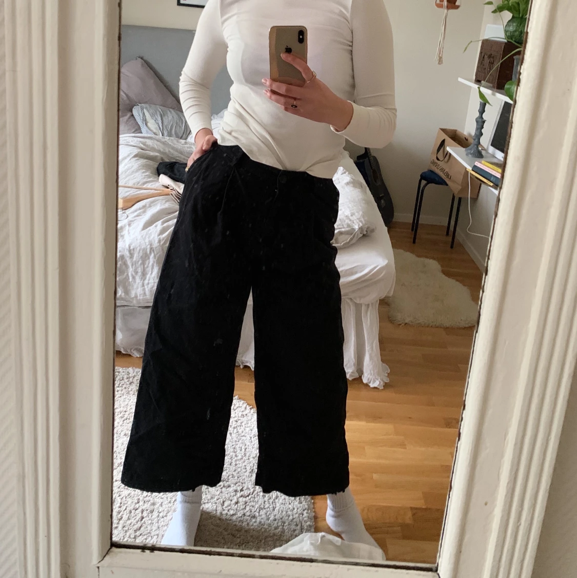 Vida kostymbyxor, Weekday 