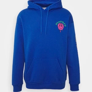 UNISEX blå hoodie  - Havsblå hoodie från märken ”yourturn” och är slutsåld på hemsidan. Den är oversize och unisex. Väldigt skönt material och fin blå färg. Säljer då den tyvärr inte kommer till användning länge. Frakt ingår inte 🦋🐬💦🌊