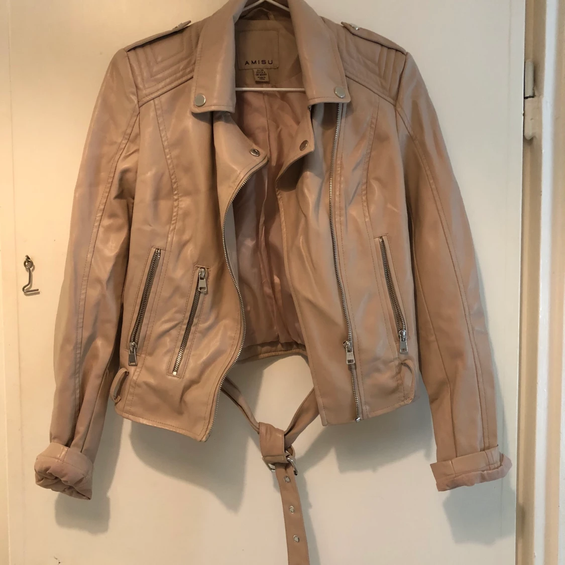 Smutsrosa skinnjacka