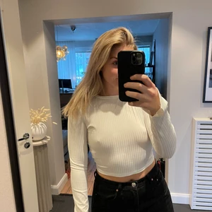 Tröja med öppen rygg  - Fint skick 