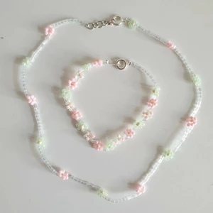 Halskæde og armbånd - Smykkesæt  - Halskæde og armbånd, sælges for 85 ,-