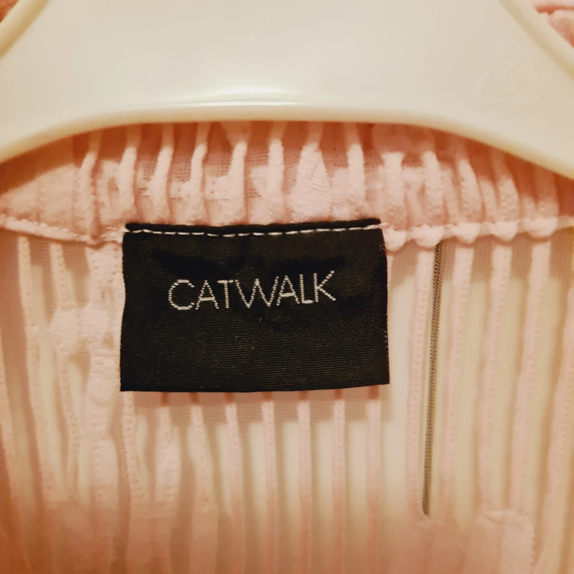 Söt blus i barnstol l - 91