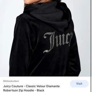 Juciy hoodie - Säljer min jätte snygga byxor hoodie säljer pga inte användes och för liten, använd ca 3-4 gånger jag skulle säga att den är i nyskick. Den är xs men jag skulle säga att den kan passa en xxs och s. Säljer den för 850 fast köpte den för 1100