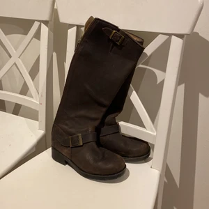 Johnny bulls skor - Sparsamt använda skor i Storlek 37. 