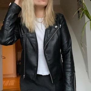 skinnjacka - Skinnjacka från veromoda. Fint skick, knappt andvänd!🤍