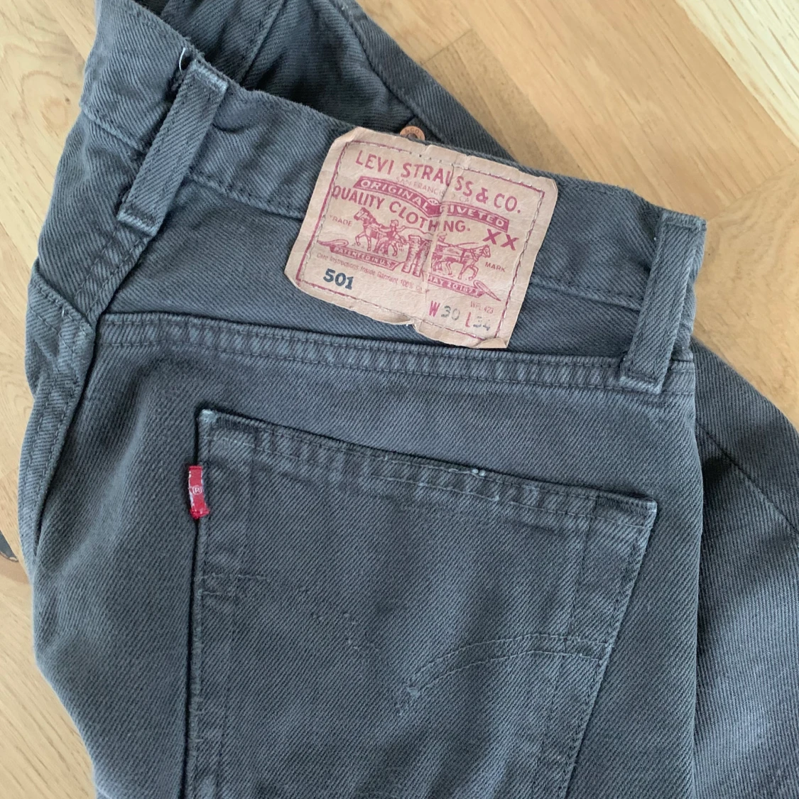 Bruna Levis 501  - 90