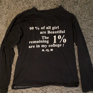 Svart sweatshirt med text - 20kr+frakt💕
