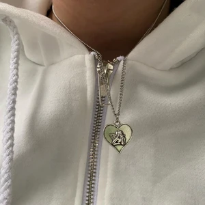 Handgjort halsband  - GRATIS FRAKT💖 @bladhsmycken på Instagram 