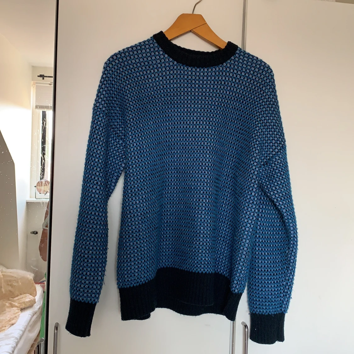 Blå stickad tröja  - 90