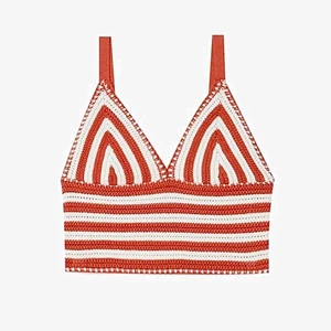 Stradivarius stickad topp - Säljer den här fina toppen som är helt onvänd pga för liten!! Hann ej skicka tillbaka den så nu säljer jag ist💕💕💕 skriv för bilder PÅ själva toppen ( kan ej visa den mig på pga för liten, därav bilderna från hemsidan, vänligen respektera det) 😚😚😚❤️ LITEN i storlek!!!! Snarare en xs.