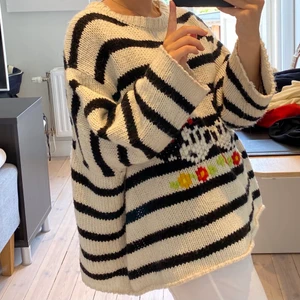 Stickad tröja - Jätte fin oversized stickad tröja från Zaras disneykollektion