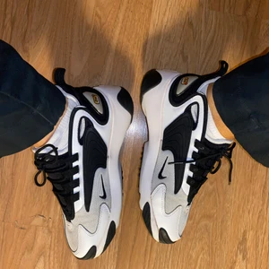Zoom nike  - Säljer mina Nike skor! Fortfarande i super skick, ej använt dem överdrivet mycket. Skorna är dessutom nytvättade och fräscha. Frakt tillkommer. storlek 38