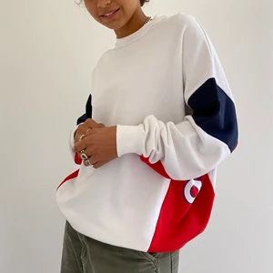 Carlings sweatshirt size M - Oversized comfy sweatshirt from Carlings!😊 In good condition although there’s a small stain on front. Size tag says S but I would say it fits closer to M-L