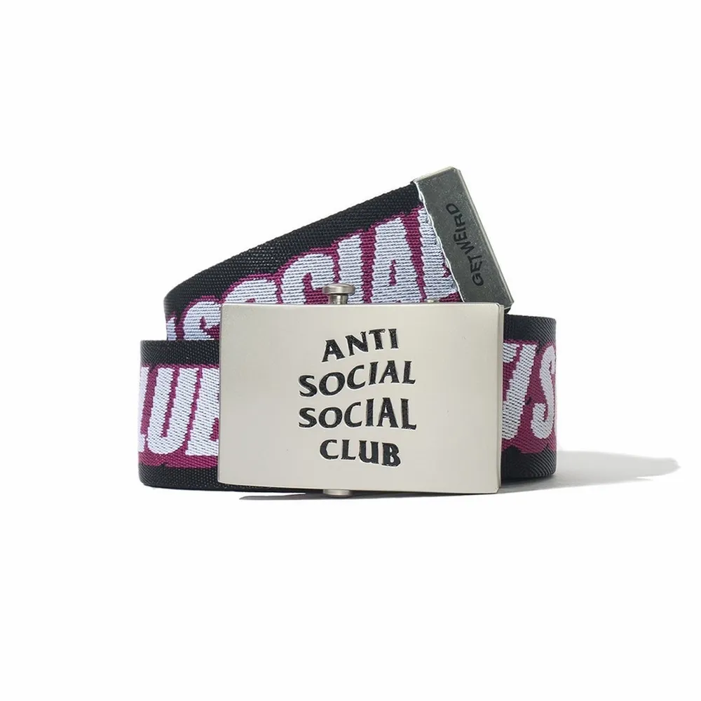 Anti social social club bälte som är helt oanvänt i original förpackning. Köparen står för frakt, skriv vid intresse.. Accessoarer.