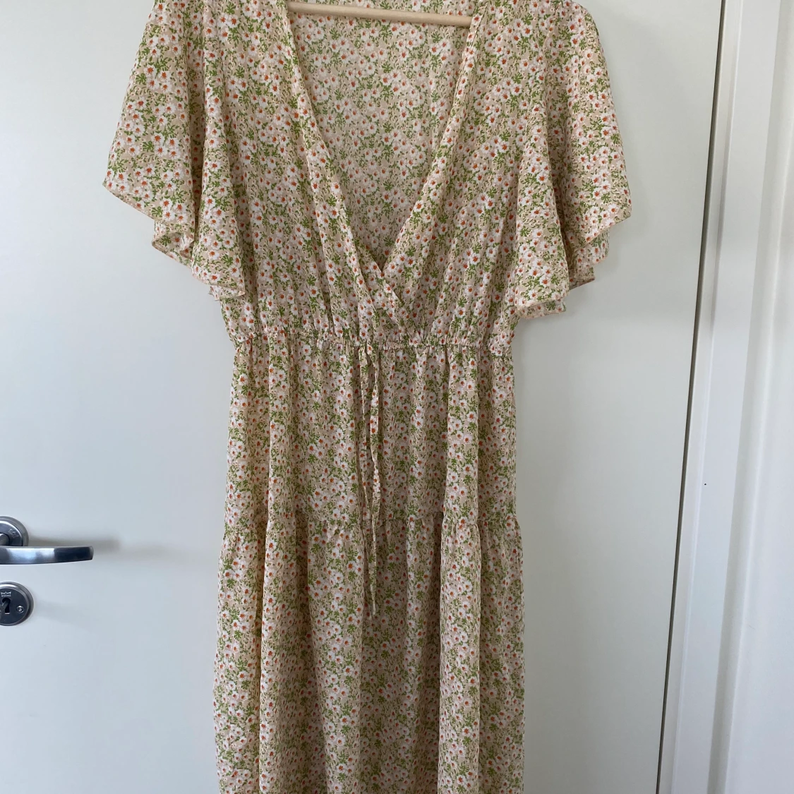 NY blommig klänning