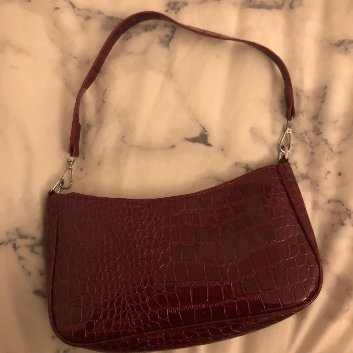 Vinröd skinnväska - 91