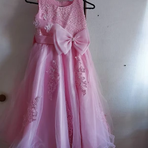 Fest klänning. Storlek 164 - Fint fest klänning för 10- 13 år tjej. 