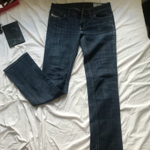 Diesel jeans  - Extremt snygga lågmidjade diesel jeans som tyvärr var för små för mig. Extremt bra skick!