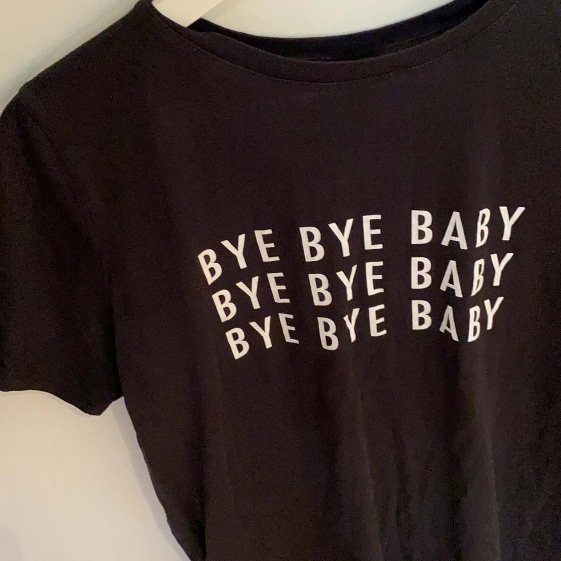 Svart t shirt med tryck - 90