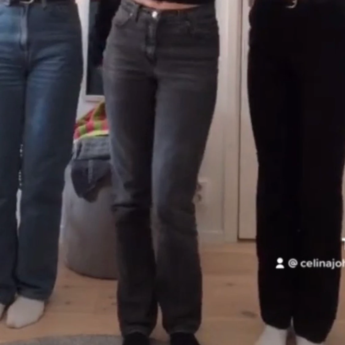 Grå raka/flare jeans - 91