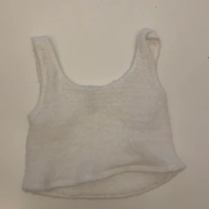 Hm linne  - Storlek s ! Mysigt croppat fluffigt linne ! Säljer för 49kr 