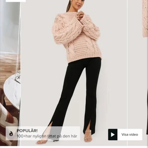 Kostymbyxor. Hyfsat låga i midjan  - Använda ungefär 5 gånger. Bra skick och sköna att använda 🥰