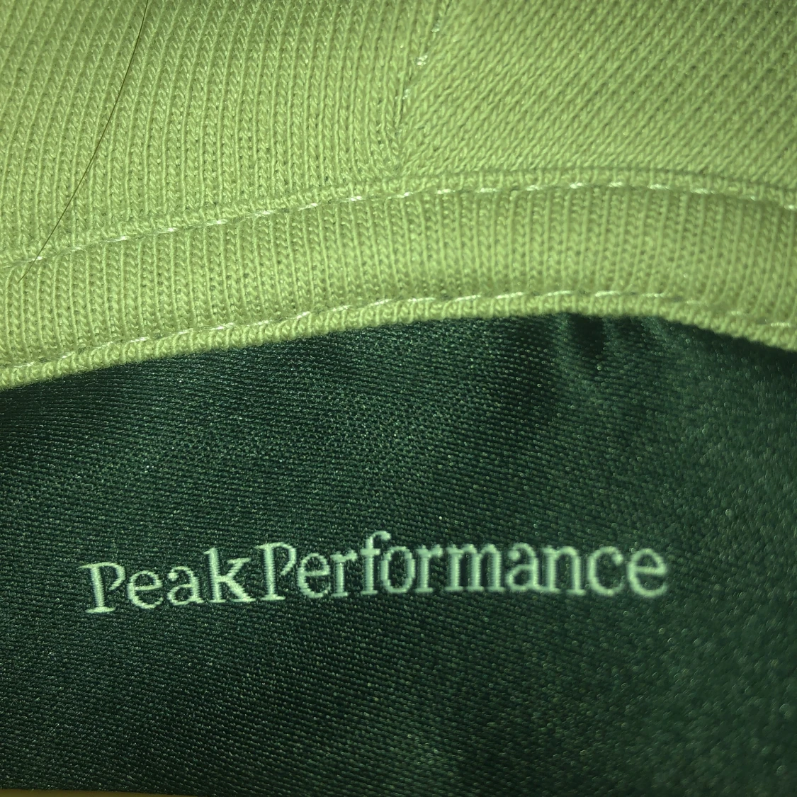 Beige peak performance hoodie - 91