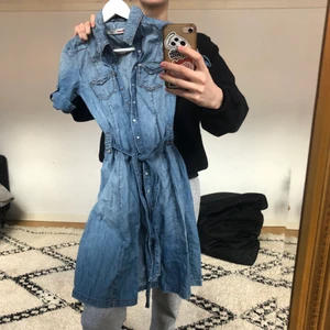 Jeansklänning - Cool, vintage jeansklänning från onlyjeans