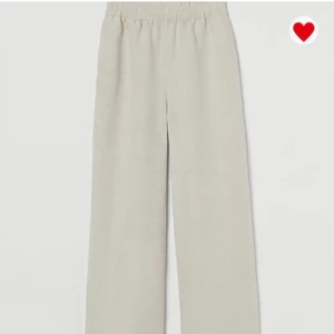 Linne byxor - Säljer dessa linnebyxor från H&M då de är för stora för mig 💞 Storlek M. 150 kr + frakt