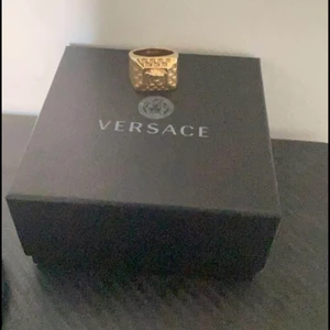 Versace ring  - Äkta Versace ring