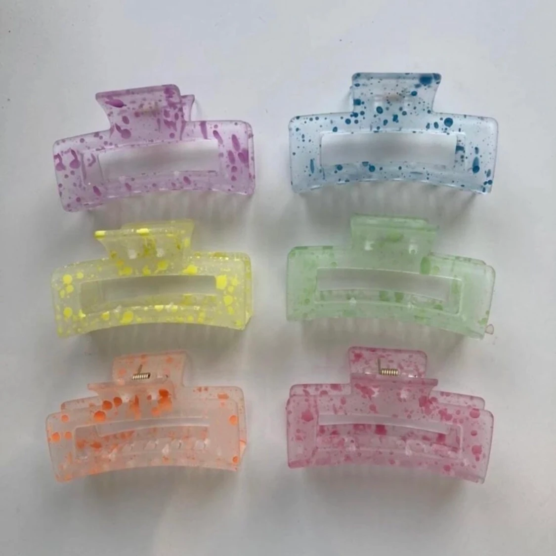 Färgade hår klämmor