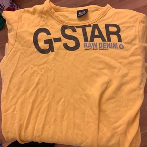 G-star tshirt - Tshirt från G-star. Storlek Xs skulle jag säga. Använd några gånger. Sitter som en vanlig t-shirts men något kortare i modellen. 