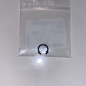 Septum piercing  - aldrig använd. Aldrig tagit upp ur påsen 