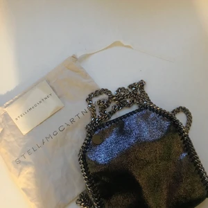 Stella McCartney väska - Intressekoll💕Fundrar nu på att kanske sälja min fina stella väska. Skriv ifall du undrar något💕❤️