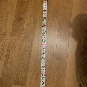 Y2k skärp  - 102 cm 