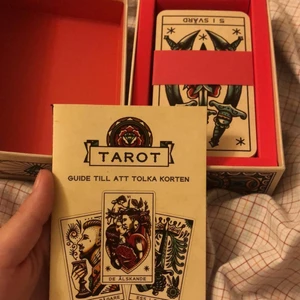 Tarotkort - Nya fina tarotkort som inte är använda, endast öppnade. Köpt för 150kr såljer för 100kr 