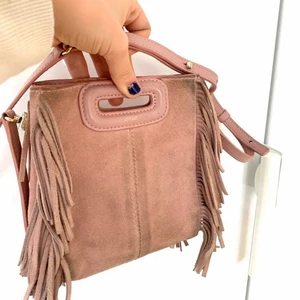 maje väska liten! - Jätte fin maje väska, i den lilla modellen! Lite smutsig men inte något som läggs märke till när den e på! 