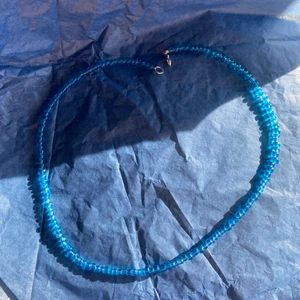 Blåhalsband  - Et halsband i en jätte fin blå !!! Frakt tillkommer ligger på 14kr man får frakt bevis ❤️
