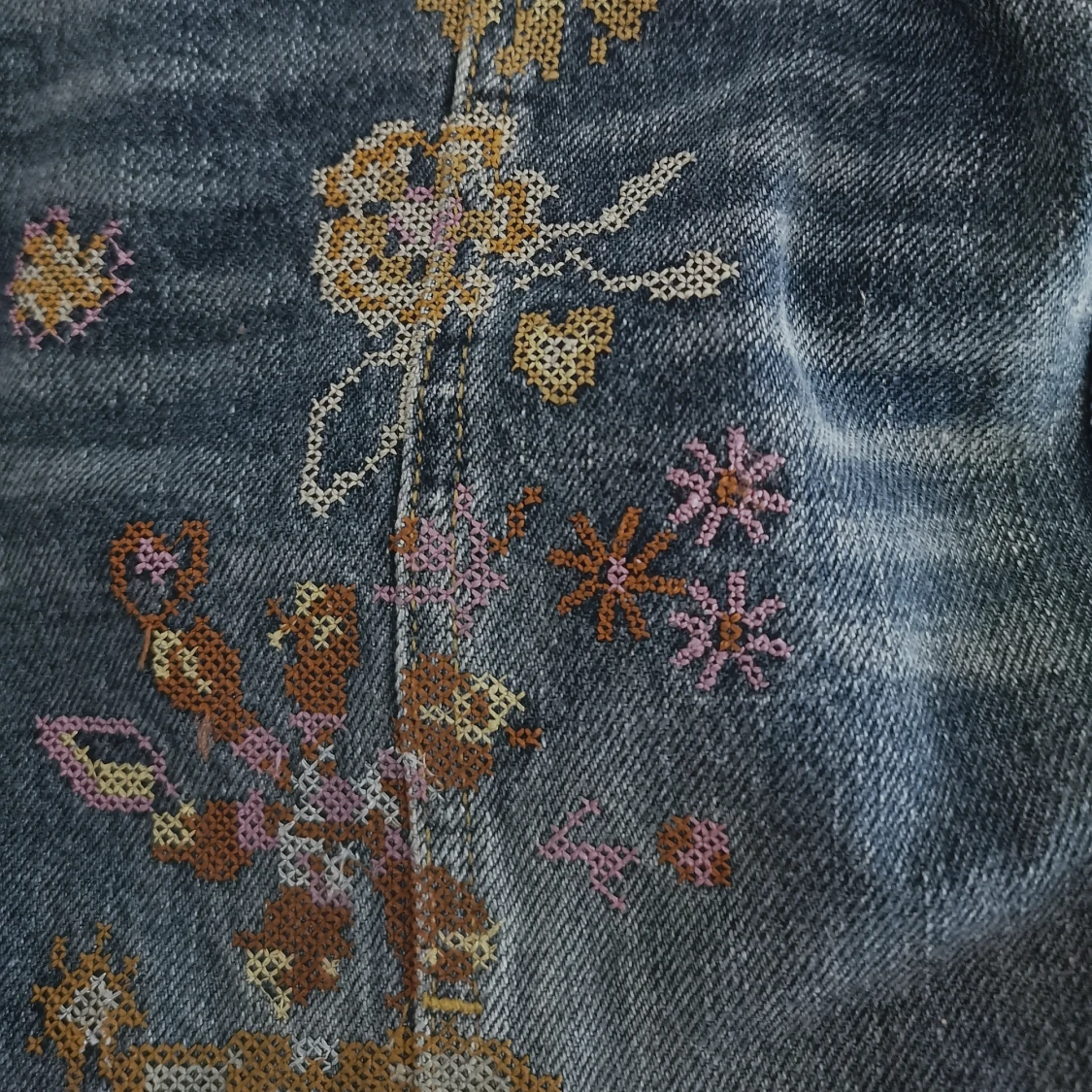 90s Midi Jeans skirt w floral pattern - 91