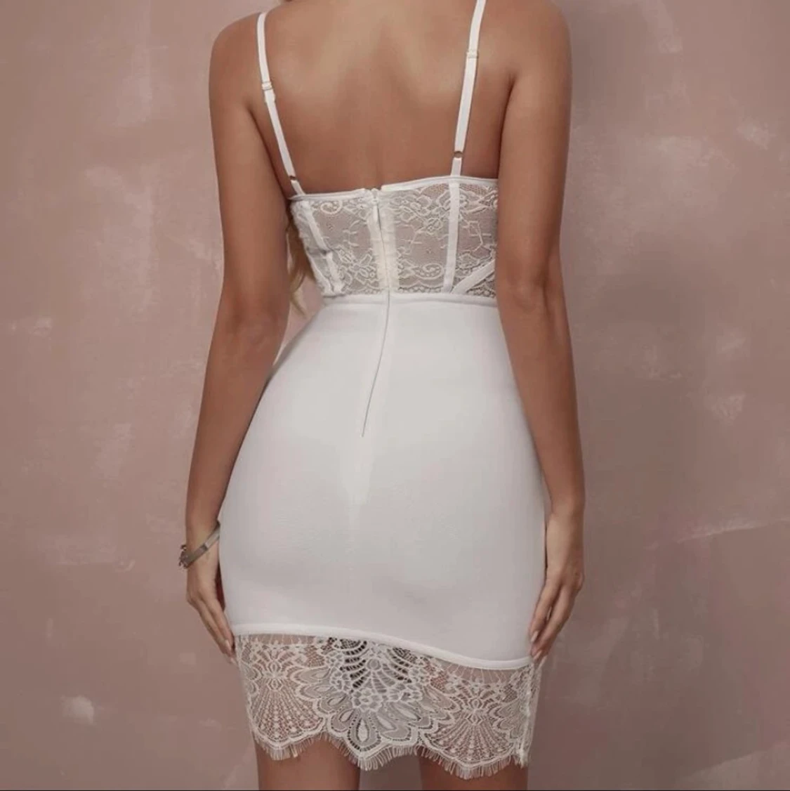 Vit bodycon lace klänning  - 90