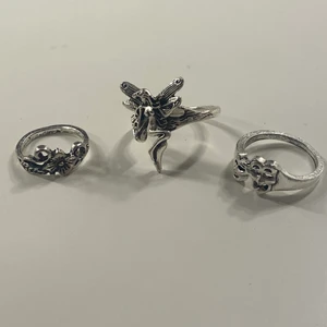 Ringar - Silver ringar jag aldrig använts. 