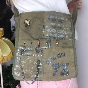 Y2k axelremsväska  - Jättecool väska från tidigt 2000-tal!💓💖