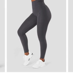ICIW Nimble Tights - ICIW Nimble Tights i storlek M. Ursprungspris 699kr. Paketpris om man köper fler än ett par leggings💸