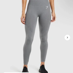 Gymshark tights  - Säljer pga att dem aldrig kommit till användning, alltså som nyskick!! Köparen står för frakten!💕 