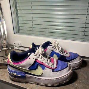 Nike shadow  - Säljer mina Nike shadow då jag aldrig använder dom. Nypris 2100. 