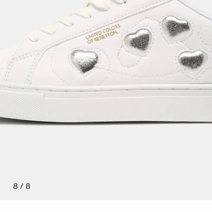 Skor - Snygga skor från benetton. Säljer då dem var för stora och returtiden gick ut. Storlek 39 men mer som en 40. Pris exklusive frakt, kontakta för mer info💗